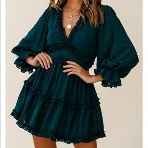 Selfie Leslie Green Balloon Sleeve Open Back Dress